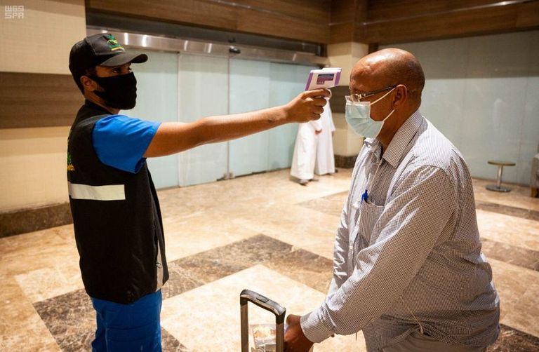 عبوات معقمة لماء زمزم خلال موسم الحج