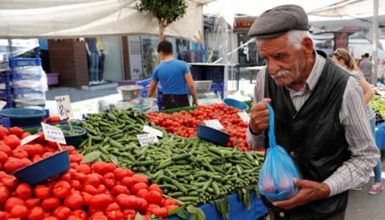 الأزمات تلاحق اقتصاد تركيا المنهار