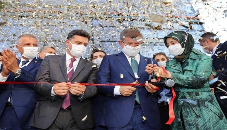  أحمد داود أوغلو خلال افتتاح المقر الرئيس لحزبه بالعاصمة أنقرة