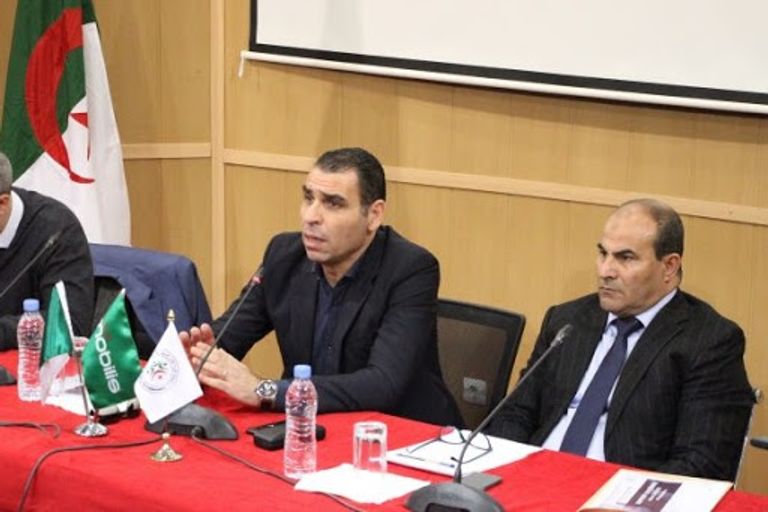 رئيسا الاتحاد والرابطة المحترفة خلال جلسة الاستشارة 