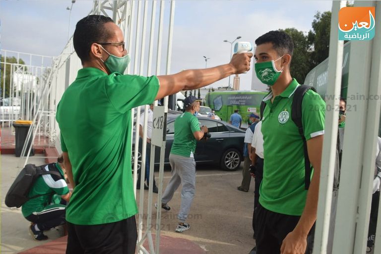 إجراء قياسات درجات الحرارة على عناصر فريقي الحسني الجديدي والرجاء المغربي. مباراة الرجاء البيضاوي والدفاع الحسني الجديدي