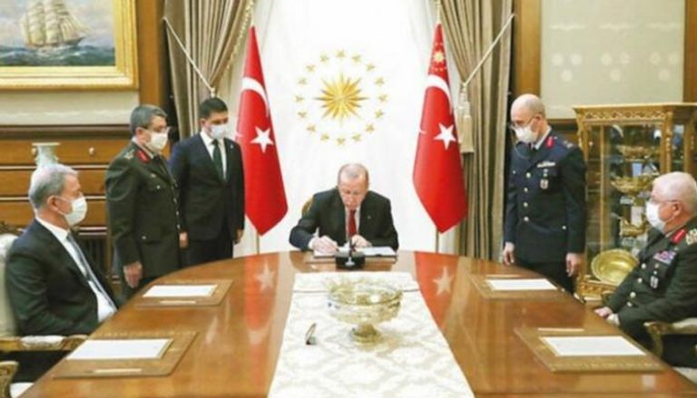 أردوغان يوقع على قرار الإطاحة بعدة جنرالات - أرشيفية