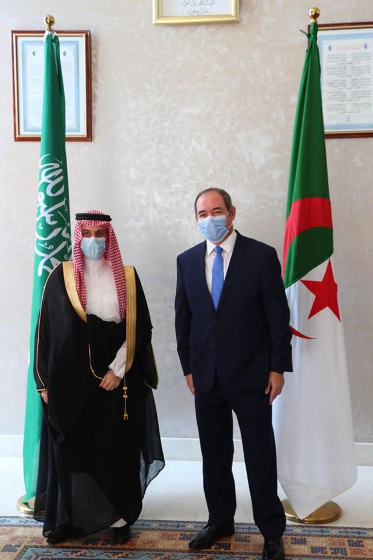 وزير خارجية الجزائر والسعودية جانب من استقبال الرئيس الجزائري لوزير الخارجية السعودي بالقصر الرئاسي