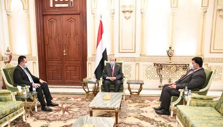  الرئيس اليمني يستقبل رئيس الوزراء المكلف الدكتور معين عبدالملك