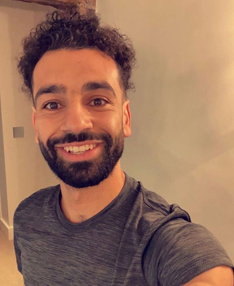 محمد صلاح نجم فريق ليفربول يفاجيء متابعيه بـ "نيولوك" العيد