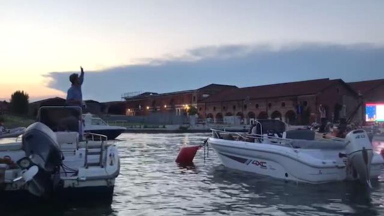 سينما فينيسيا العائمة