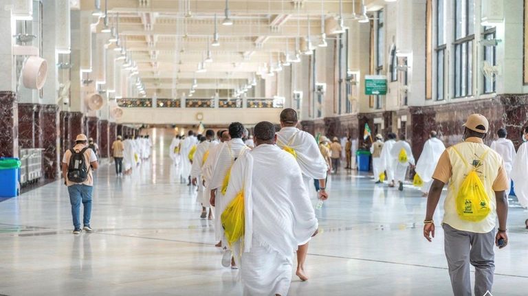 من السنّة أن ينزل الحاج بنمرة