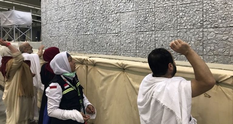 رمي الجمرات يبدأ من ليلة عيد الأضحى