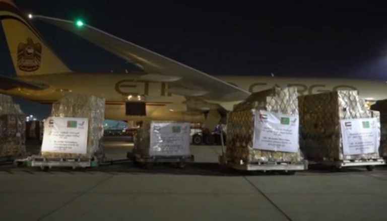 طائرة مساعدات إماراتية إلى تركمانستان 