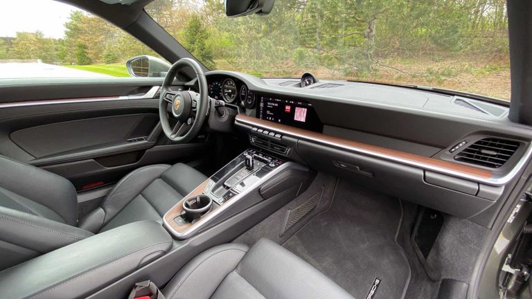 طراز Porsche 911 Carrera 4  طراز Porsche 911 Carrera 4