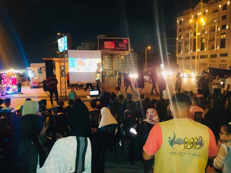 مبادرة سينما على الرصيف تنير ظلام غزة