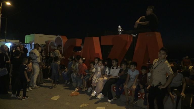 مبادرة سينما على الرصيف تنير ظلام غزة