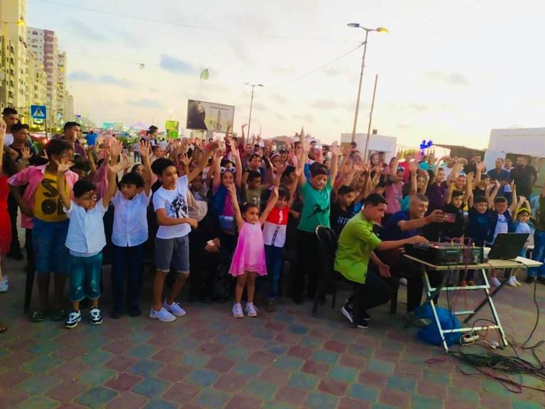 مبادرة سينما على الرصيف تنير ظلام غزة