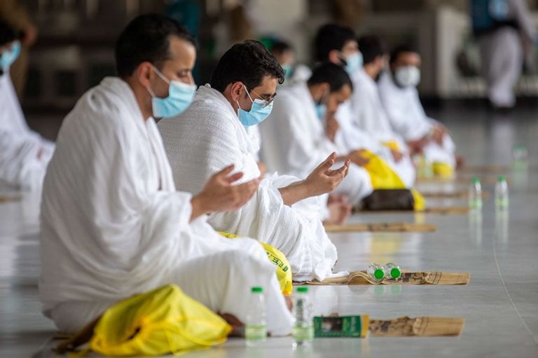 حجاج بيت الله يغادرون بعد انتهاء مناسك الحج