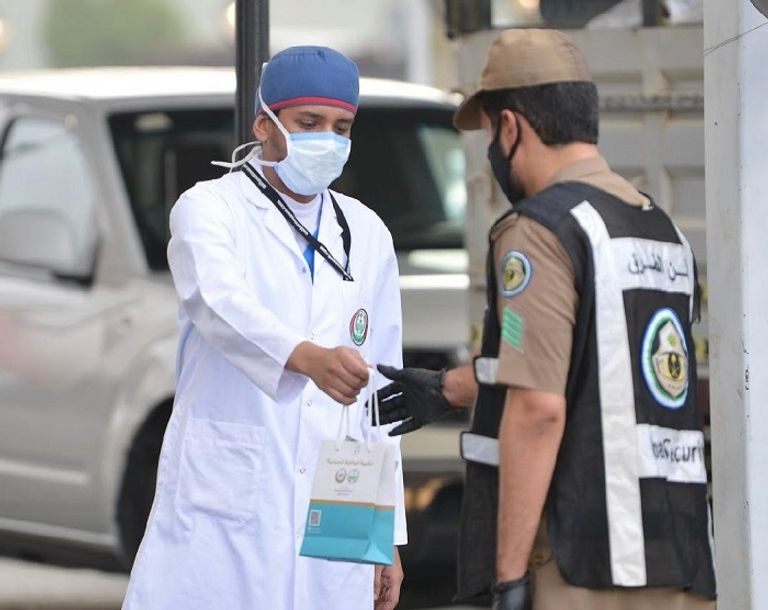 حجاج بيت الله يغادرون بعد انتهاء مناسك الحج