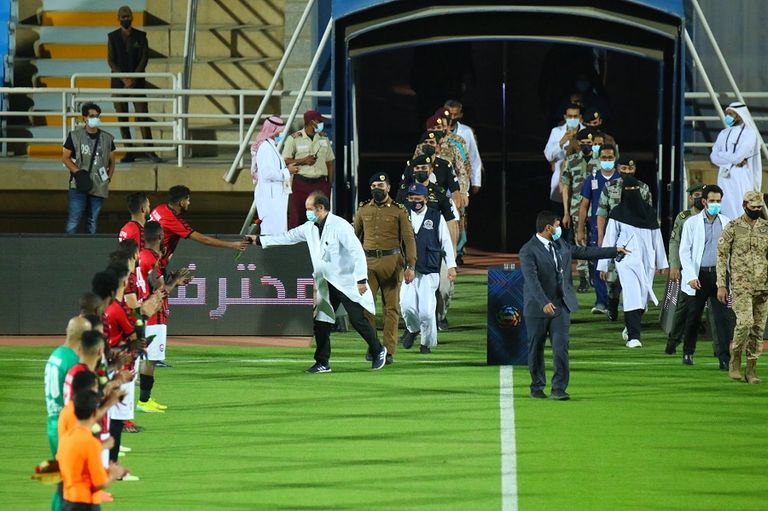 الدوري السعودي يكرم أبطال كورونا الدوري السعودي يكرم أبطال كورونا