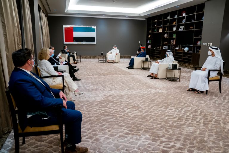 الشيخ عبدالله بن زايد آل نهيان خلال لقائه الجنرال ميغيل كوريا- وام