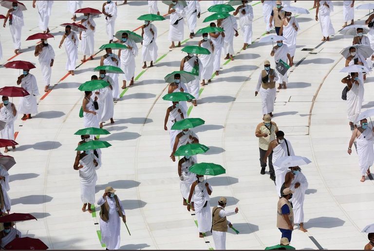 طواف الحجاج حول الكعبة المشرفة في موسم الحج ١٤٤١هـ (2020) موسم الحج ٢٠٢٠