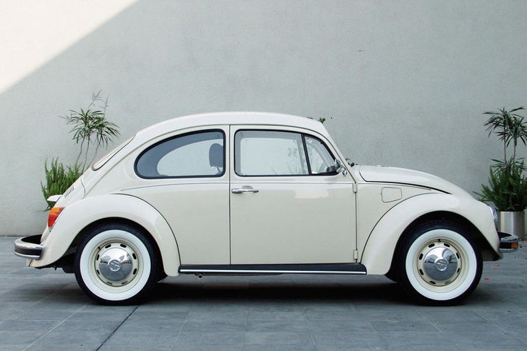 أستون مارتن DBS Superleggera