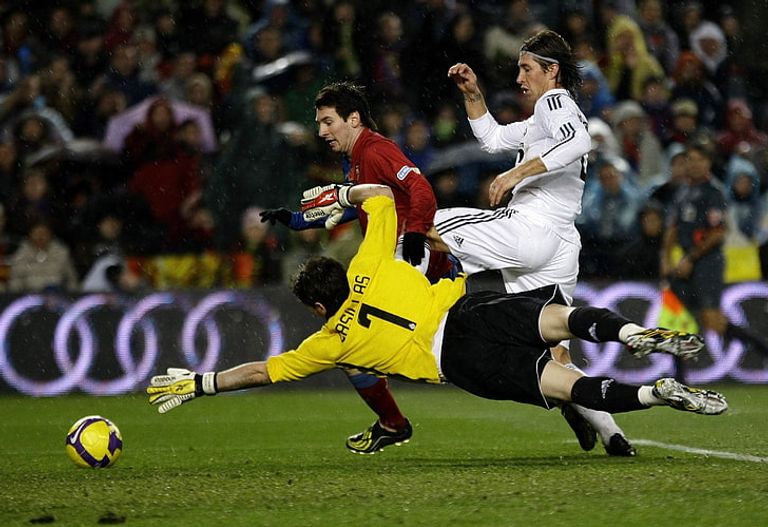 ميسي وكاسياس ليونيل ميسي وإيكر كاسياس