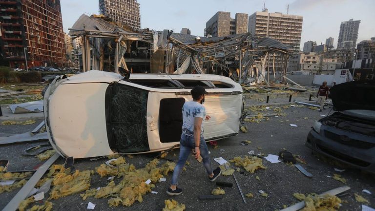 فريق إسعاف في موقع انفجار مرفأ بيروت