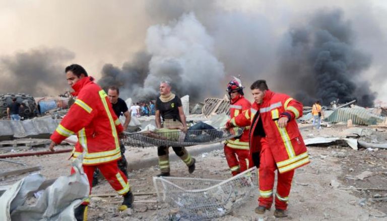 رجال الإسعاف بموقع انفجار بيروت