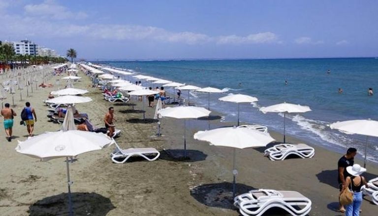 قبرص تفشل في إنقاذ موسم السياحة