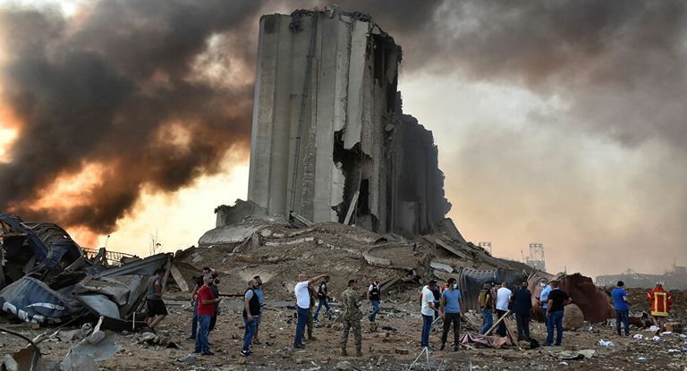 ركام مرفأ بيروت عقب حادث انفجار لبنان الآليم منطقة مرفأ بيروت بعد الانفجار
