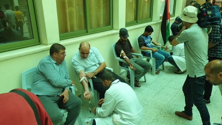 حملة فلسطينية للتبرع بالدم إلى لبنان