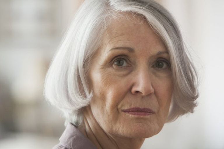 أعراض الخرف عند النساء أعراض الخرف لدى النساء