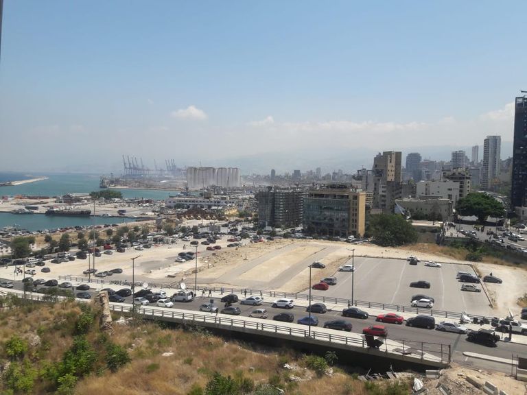 عمال يروون حكايات الألم وشركات تتطلع لرحلة الإعمار 143-110437-port-beirut-workers-stories-pain-companies-2