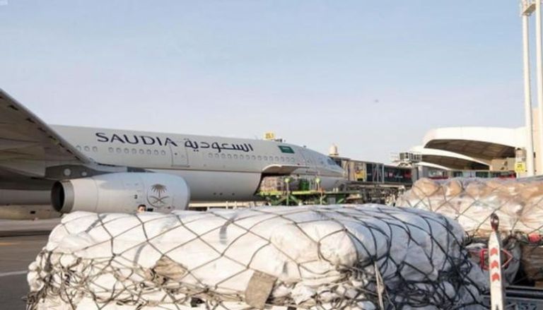 طائرة مساعدات سعودية إلى لبنان
