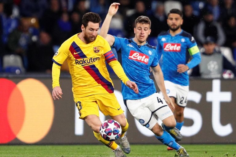 ميسي خلال مواجهة برشلونة ونابولي في ذهاب ثمن نهائي دوري أبطال أوروبا من مواجهة نابولي وبرشلونة في ذهاب ثمن نهائي دوري أبطال أوروبا