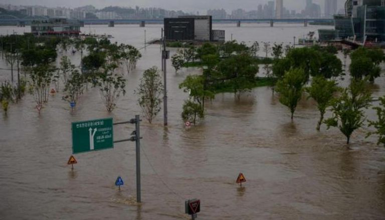 السيول تغرق بلدة جنوبي كوريا الجنوبية