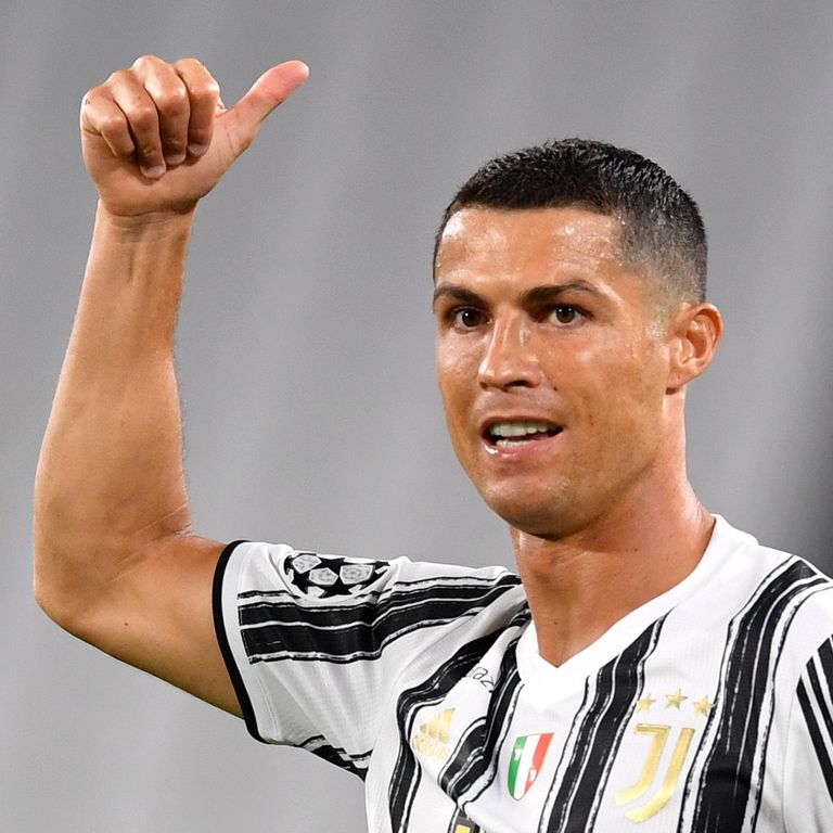 البرتغالي كريستيانو رونالدو نجم فريق يوفنتوس الإيطالي البرتغالي كريستيانو رونالدو نجم يوفنتوس