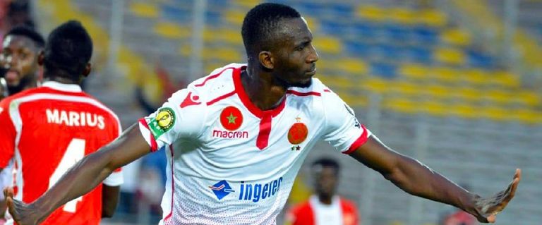 الإيفواري الشيخ إبراهيم كومارا مدافع الوداد المغربي فريق الوداد المغربي