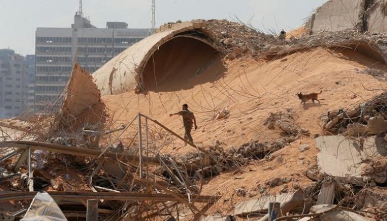 عمليات البحث والإنقاذ مستمرة في موقع انفجار ميناء بيروت – رويترز