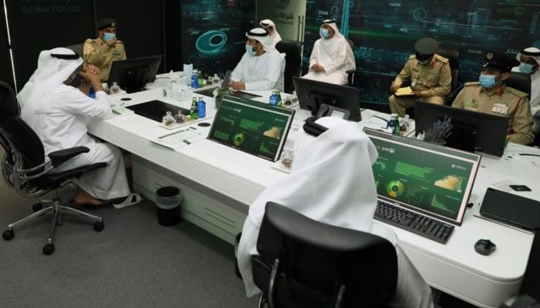 قائد شرطة دبي يترأس اجتماع تقييم أداء إدارة التحريات والمباحث الجنائية