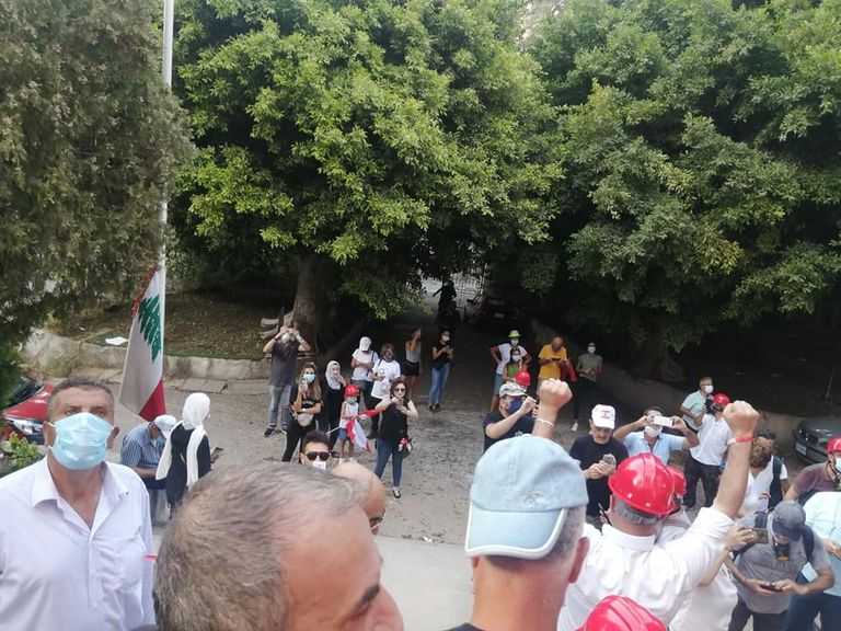 متظاهرون يقتحمون وزارة الخارجية اللبنانية