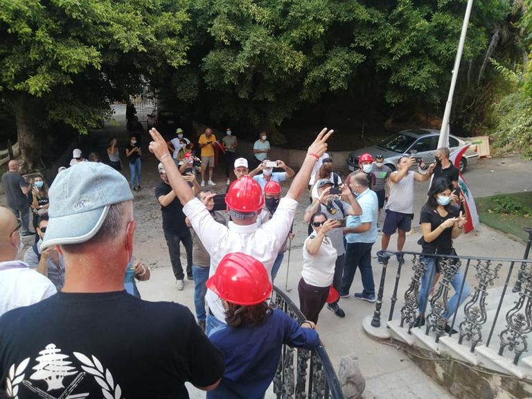 متظاهرون يقتحمون وزارة الخارجية اللبنانية