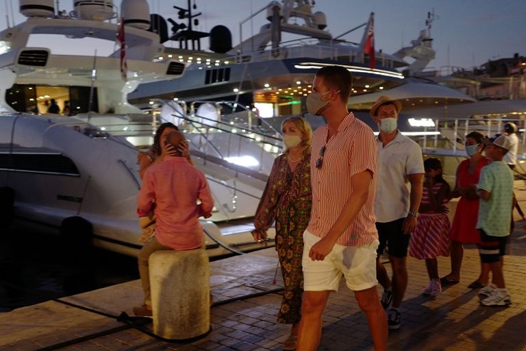 برج إيفل في العاصمة الفرنسية باريس