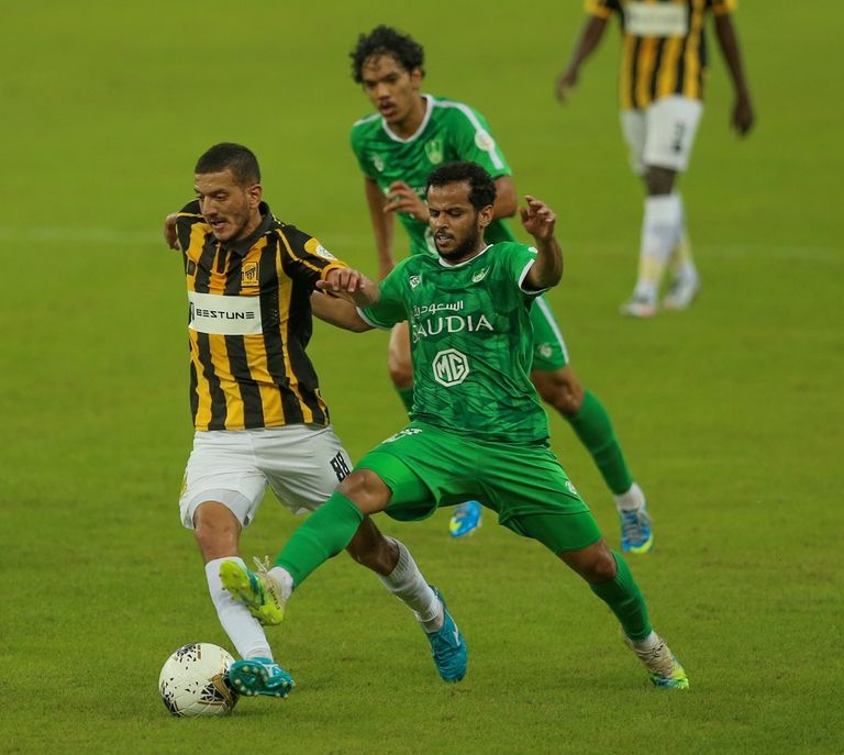 من ديربي جدة بين الاتحاد والأهلي في الدوري السعودي للمحترفين الأهلي أزم موقف الاتحاد في الدوري السعودي