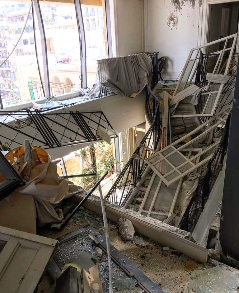 الدمار الذي لحق بدار أزياء المصمم زهير مراد