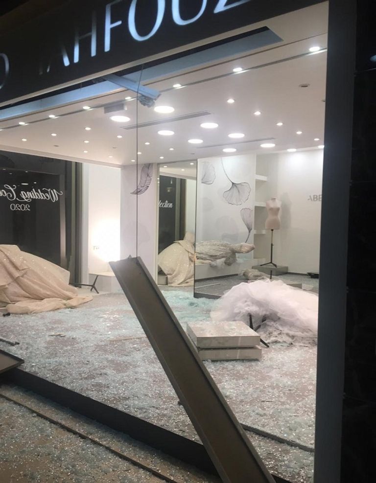 الدمار الذي لحق بدار أزياء المصمم زهير مراد