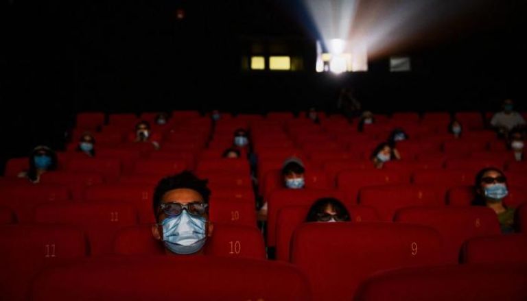 جمهور السينما يلتزم بالإجراءات الوقائية من كورونا