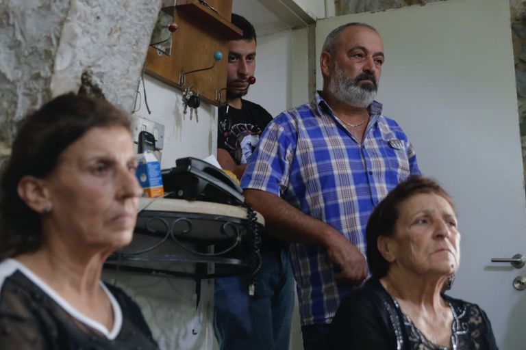 الحزن يعتصر قلوب عائلات ضحايا انفجار بيروت