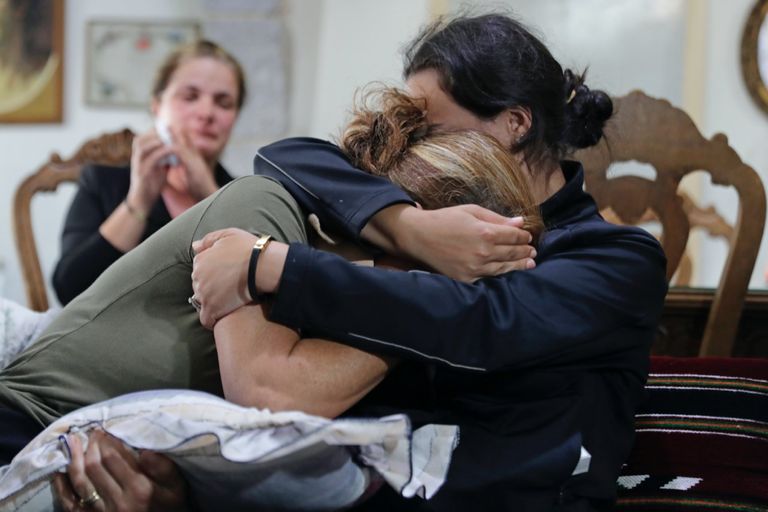 الحزن يعتصر قلوب عائلات ضحايا انفجار بيروت