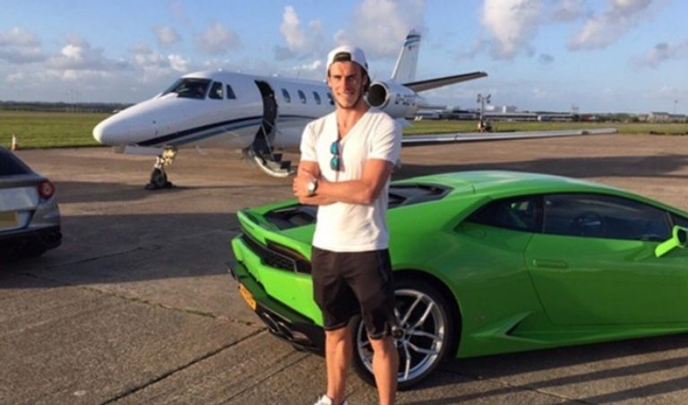 إحدى سيارات بيل جاريث بيل  لاعب ريال مدريد