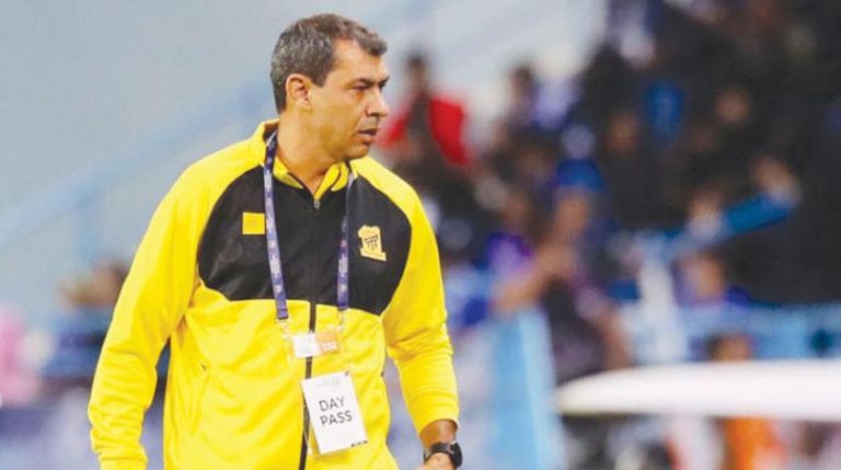 كاريلي مدرب اتحاد جدة فيتوريا ونجوم النصر السعودي