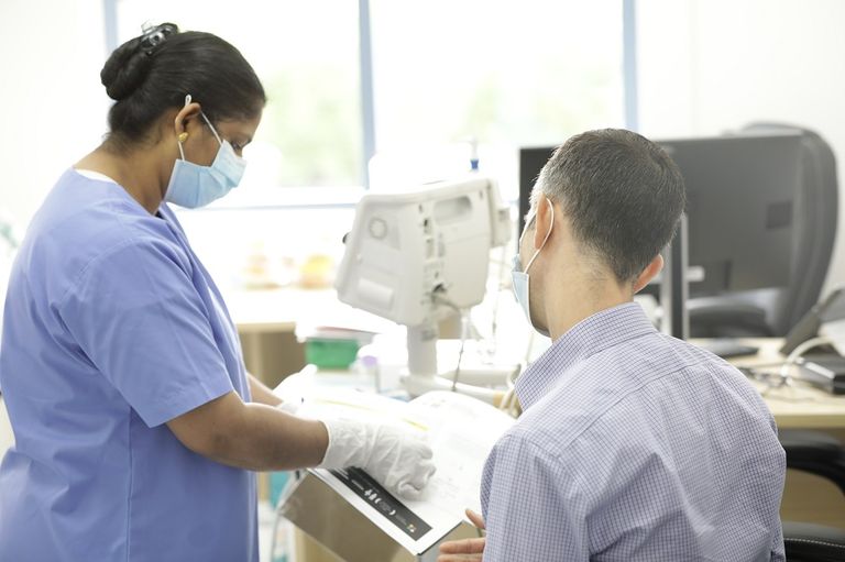 15 ألف متطوع شاركوا في التجارب بالإمارات